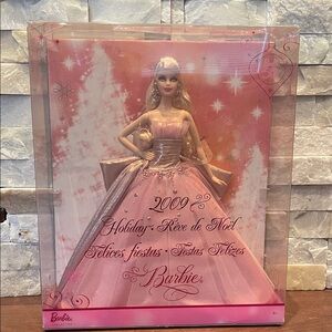 Barbie 2009 Holiday Doll in Pink and Silver Gown